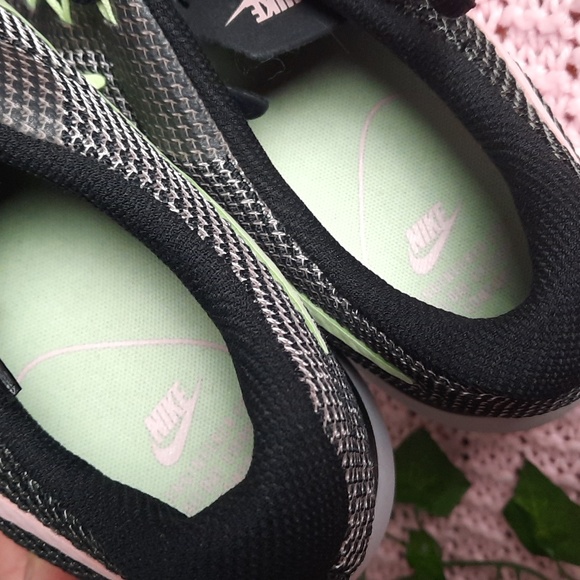 Nike Women's Tanjun Racer Runner Shoes - Picture 6 of 9